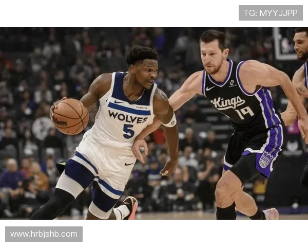 爱德华兹调侃加福德：本该暴扣你却选择了宽恕的瞬间